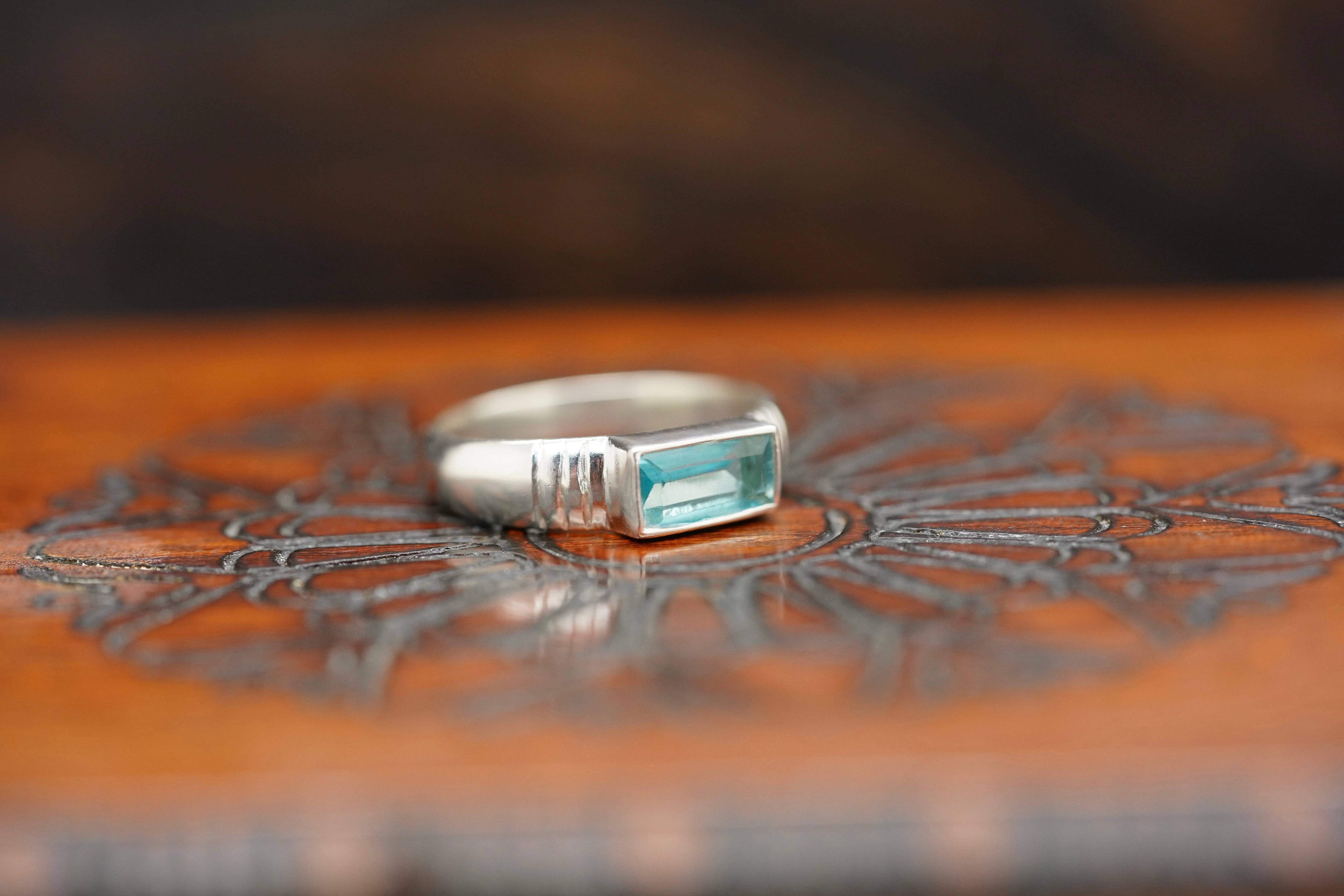 topas ring, ring blauer topas, blauer topas ring, topas ring gold, topas schmuck, schmuck mit topas, schmuck, Edelstein ring, alaska ring, Silber ring
