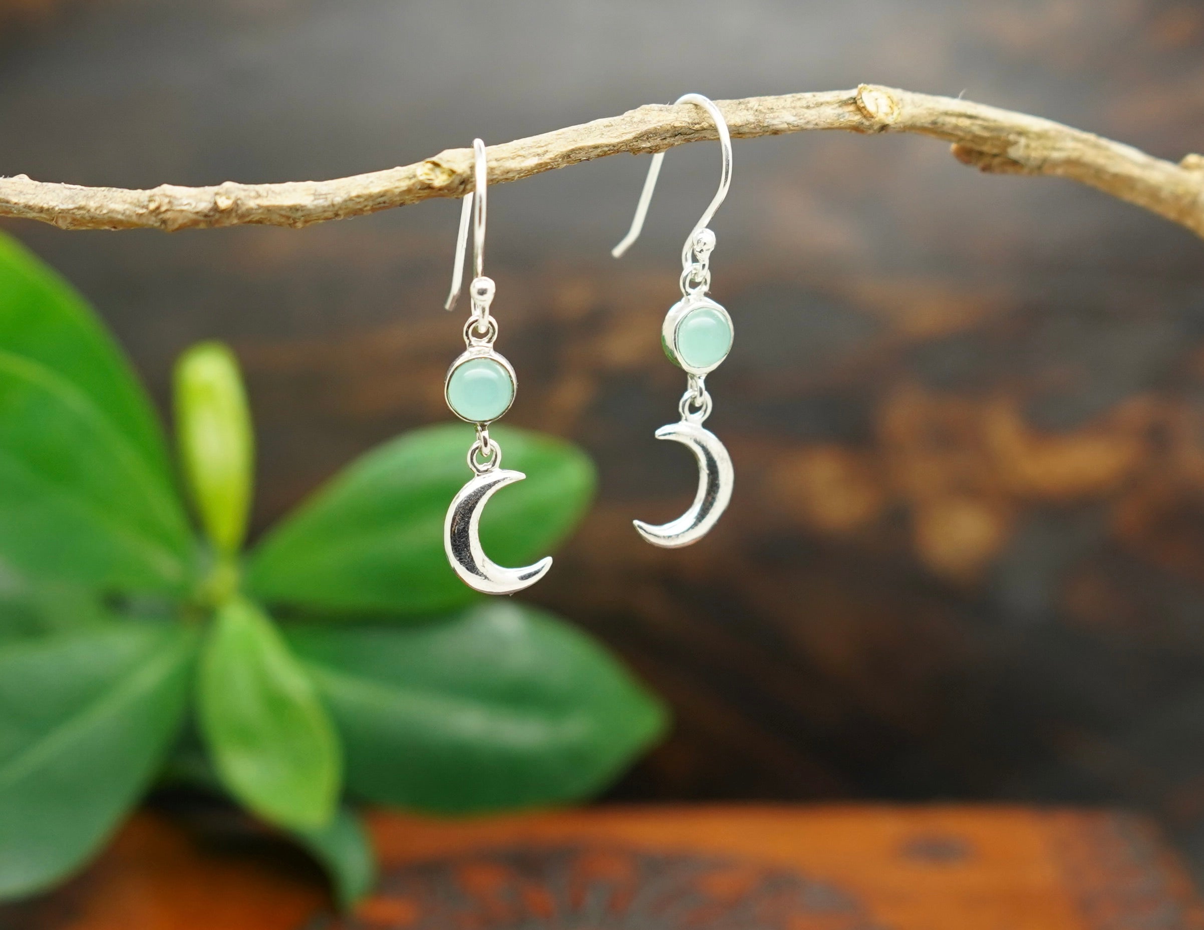 chalcedon schmuck, aqua chalcedon ohrringe, chalcedon ohrringe, chalcedon ohrringe blau, ohrringe chalcedon, edelstein ohrringe, ohrringe silber mit edelstein, ohrringe silber, mond ohrringe, jaci ohrringe
