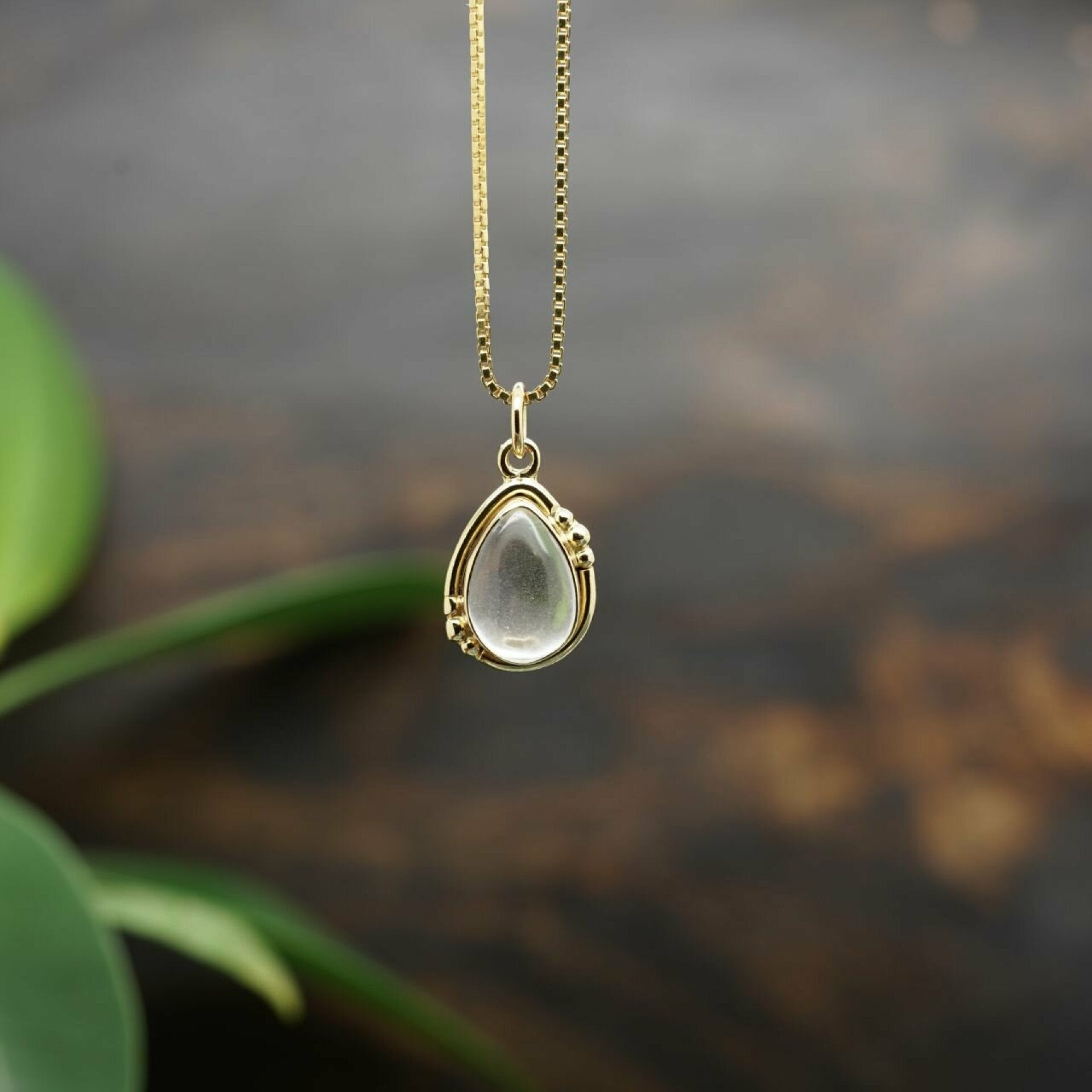 bergkristall kette, bergkristall kette damen, bergkristall kette echt, echter bergkristall kette, bergkristall anhänger, edelstein kette, kimi kette, kette gold, gold kette