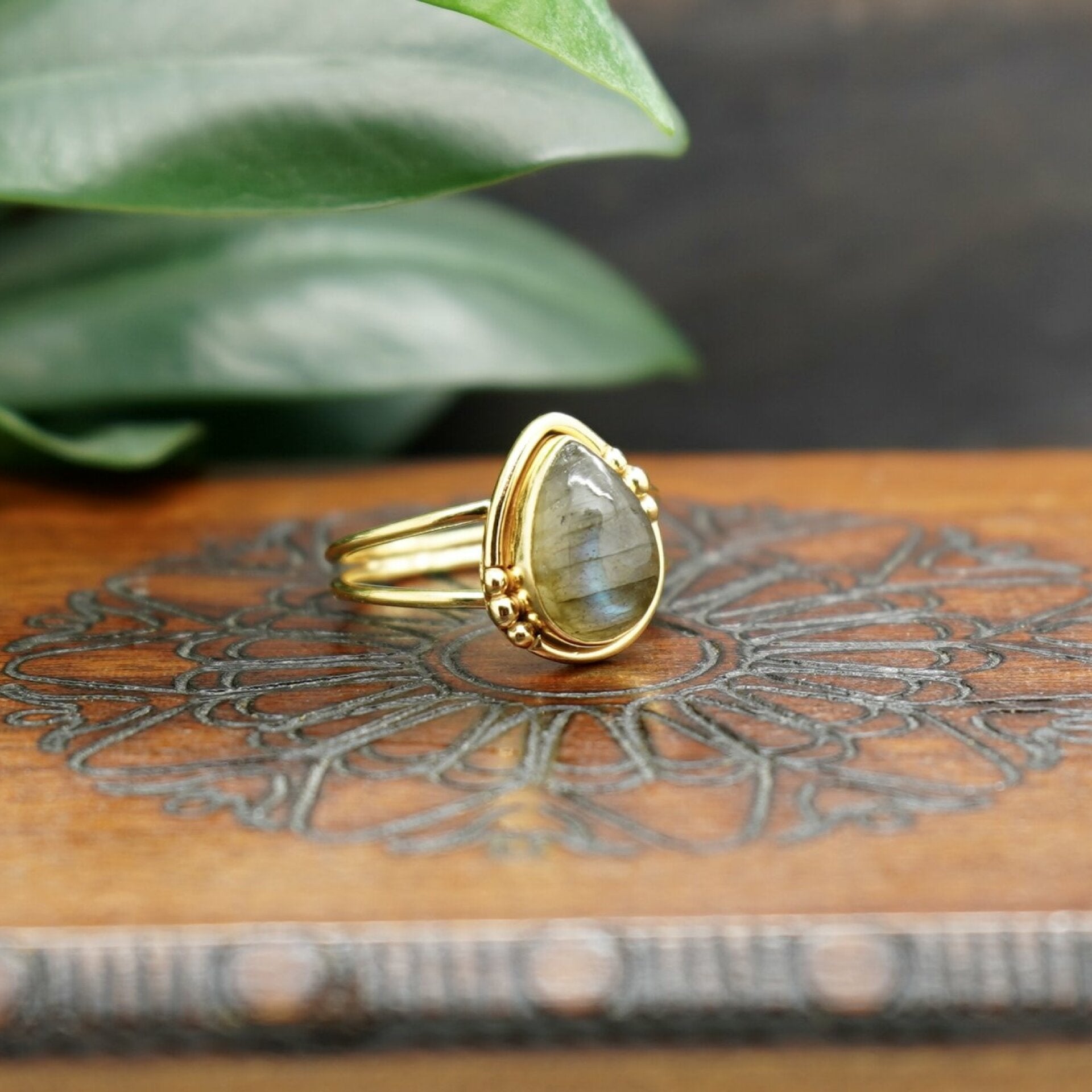 labradorit ring, ring labradorit, labradorit schmuck, kimi ring, gold ring, edelstein ring
