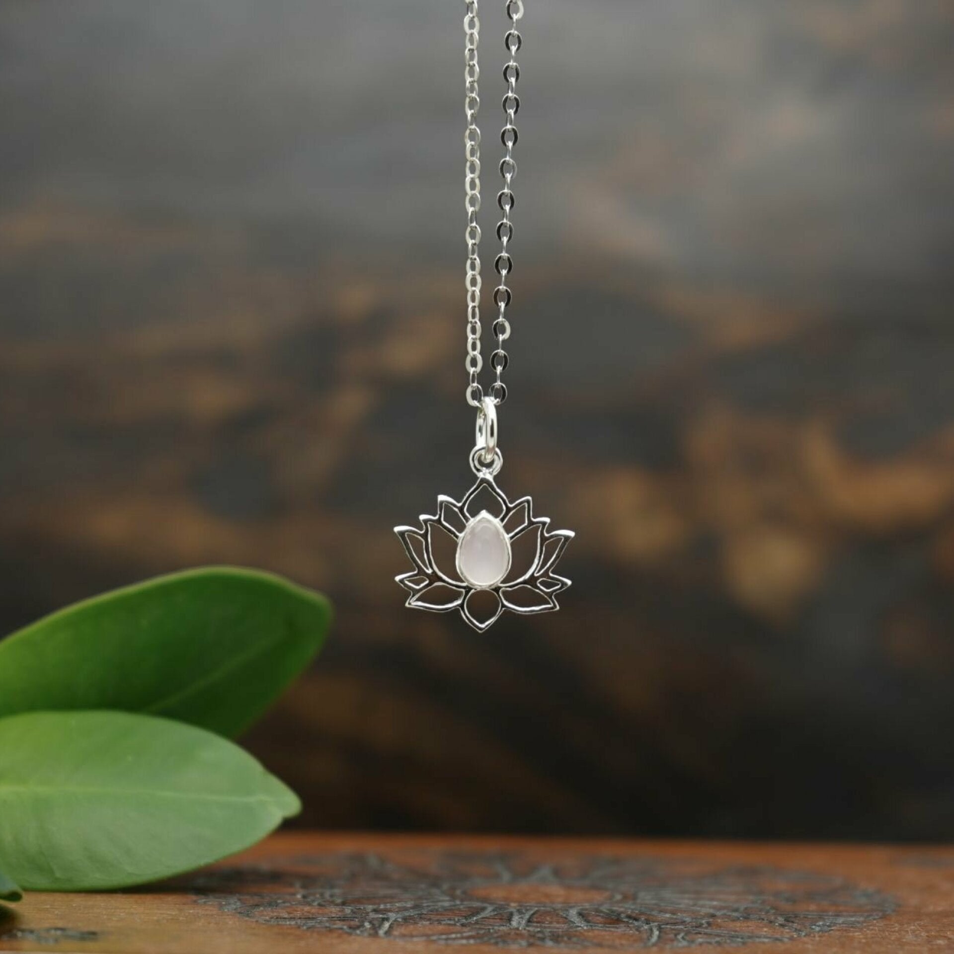 lotus kette, kette lotus, lotus kette silber, rosenquarz kette, rosenquarz schmuck,
rosenquarz kette echt, kette rosenquarz,
kette mit rosenquarz, rosenquarz kette silber