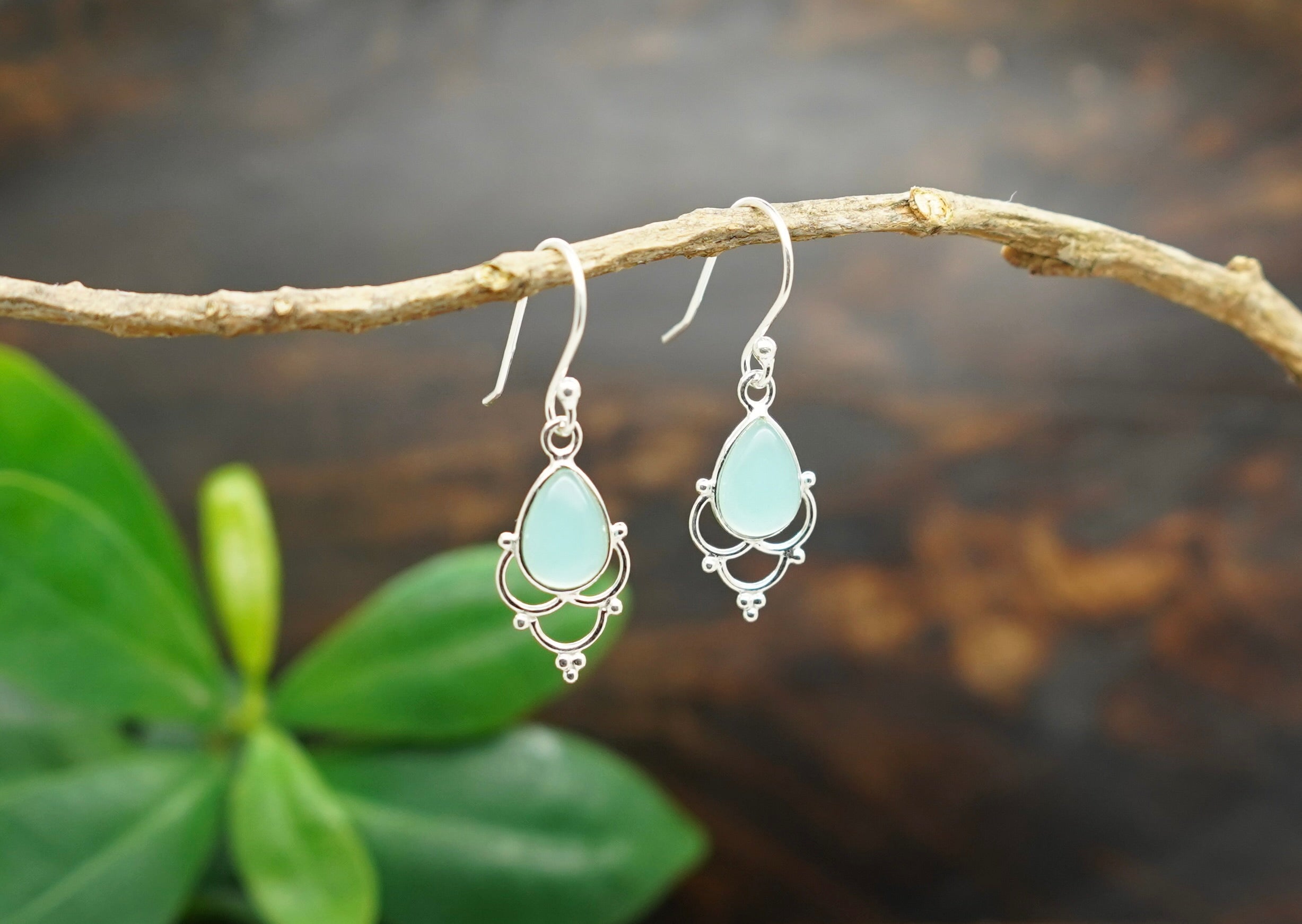 chalcedon schmuck, aqua chalcedon ohrringe, chalcedon ohrringe, chalcedon ohrringe blau, ohrringe chalcedon, edelstein ohrringe, ohrringe silber mit edelstein, ohrringe silber, macawi ohrringe
