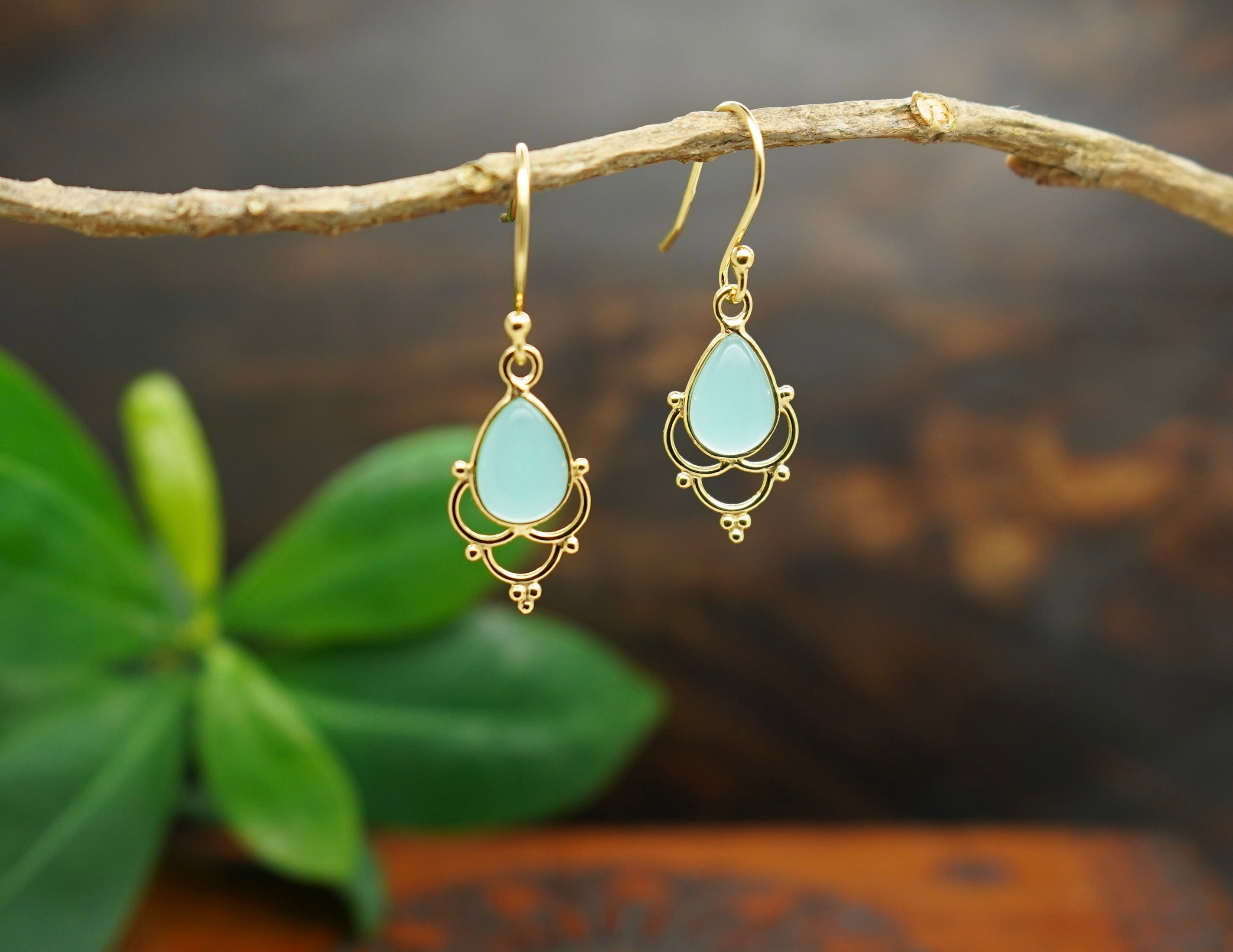 chalcedon schmuck, aqua chalcedon ohrringe, chalcedon ohrringe, chalcedon ohrringe blau, ohrringe chalcedon, edelstein ohrringe, ohrringe gold mit edelstein, ohrringe gold, macawi ohrringe
