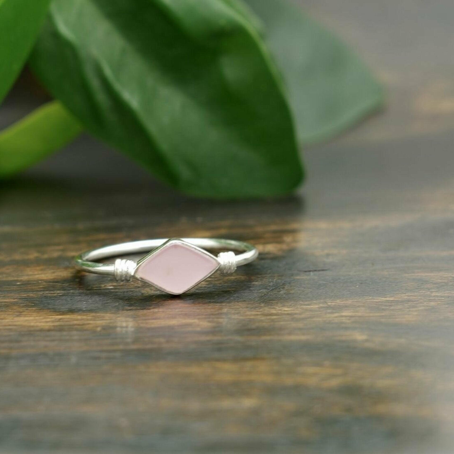 rosenquarz ring, rosenquarz schmuck, ring rosenquarz, ring mit rosenquarz, rosenquarz ring silber, edelstein ring, minal ring
