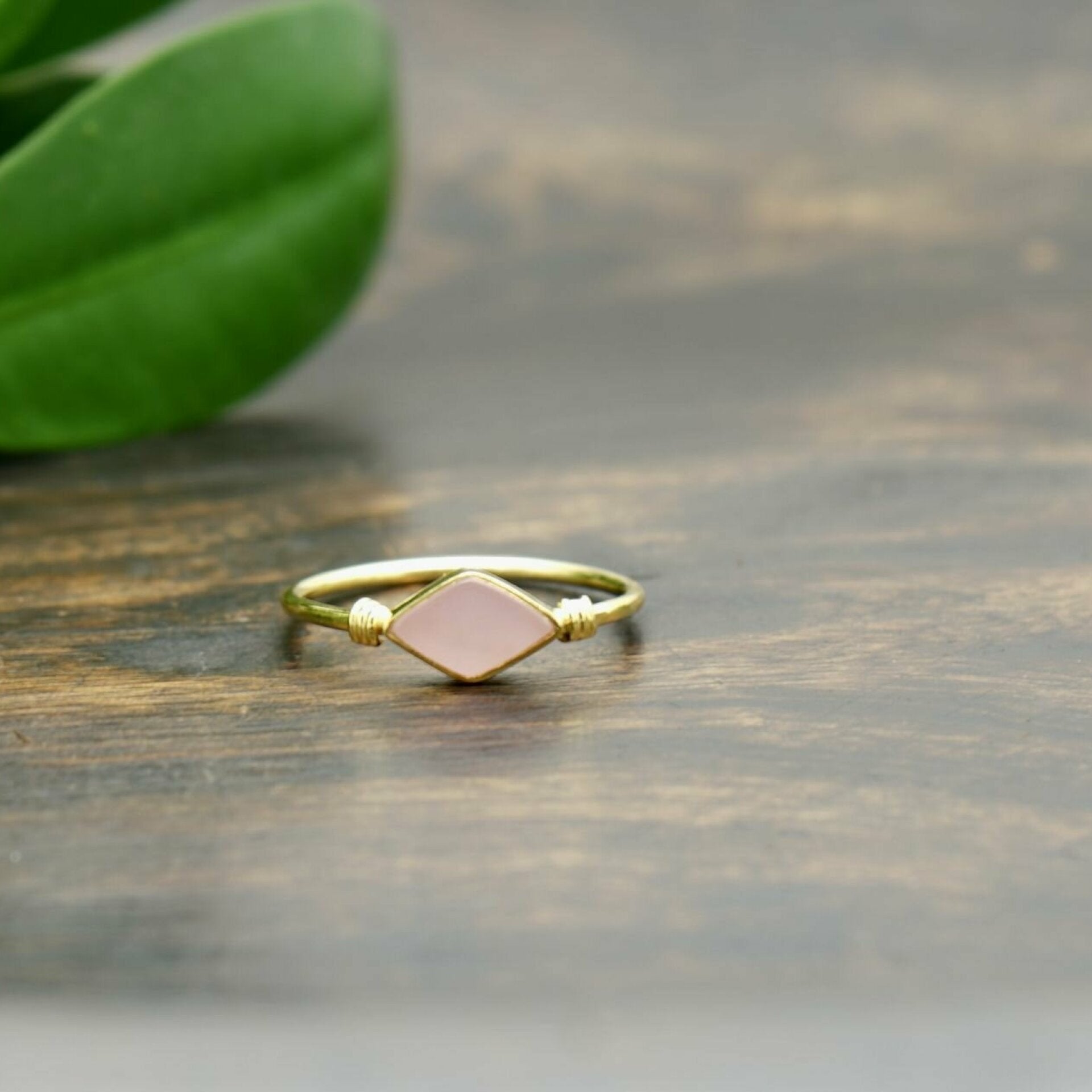 rosenquarz ring, rosenquarz schmuck, ring rosenquarz, ring mit rosenquarz, rosenquarz ring gold, Edelstein ring, minal ring
