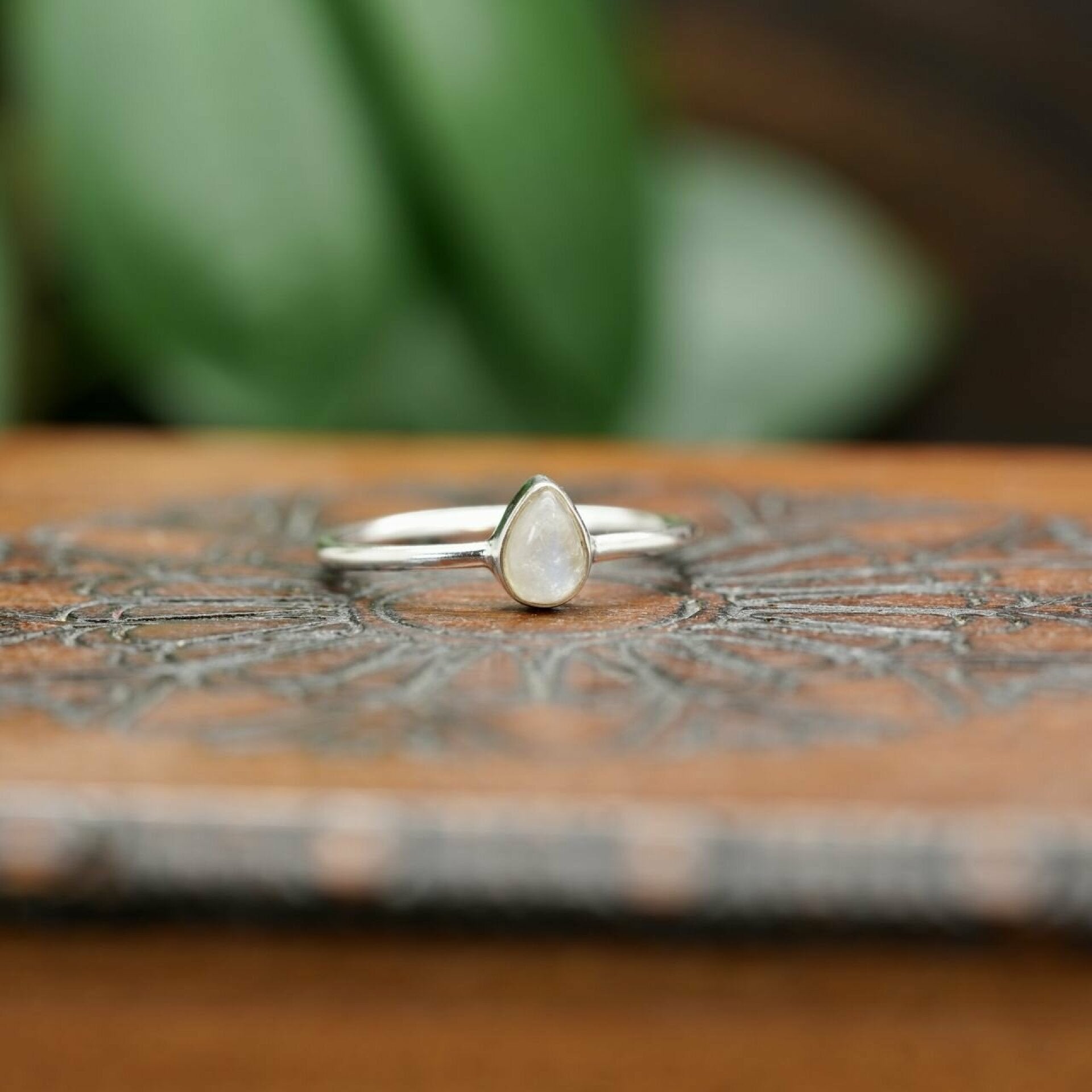 mondstein ring, mondstein ring silber, edelstein ring, onida ring, silber ring, ring aus mondstein, ring mondstein

