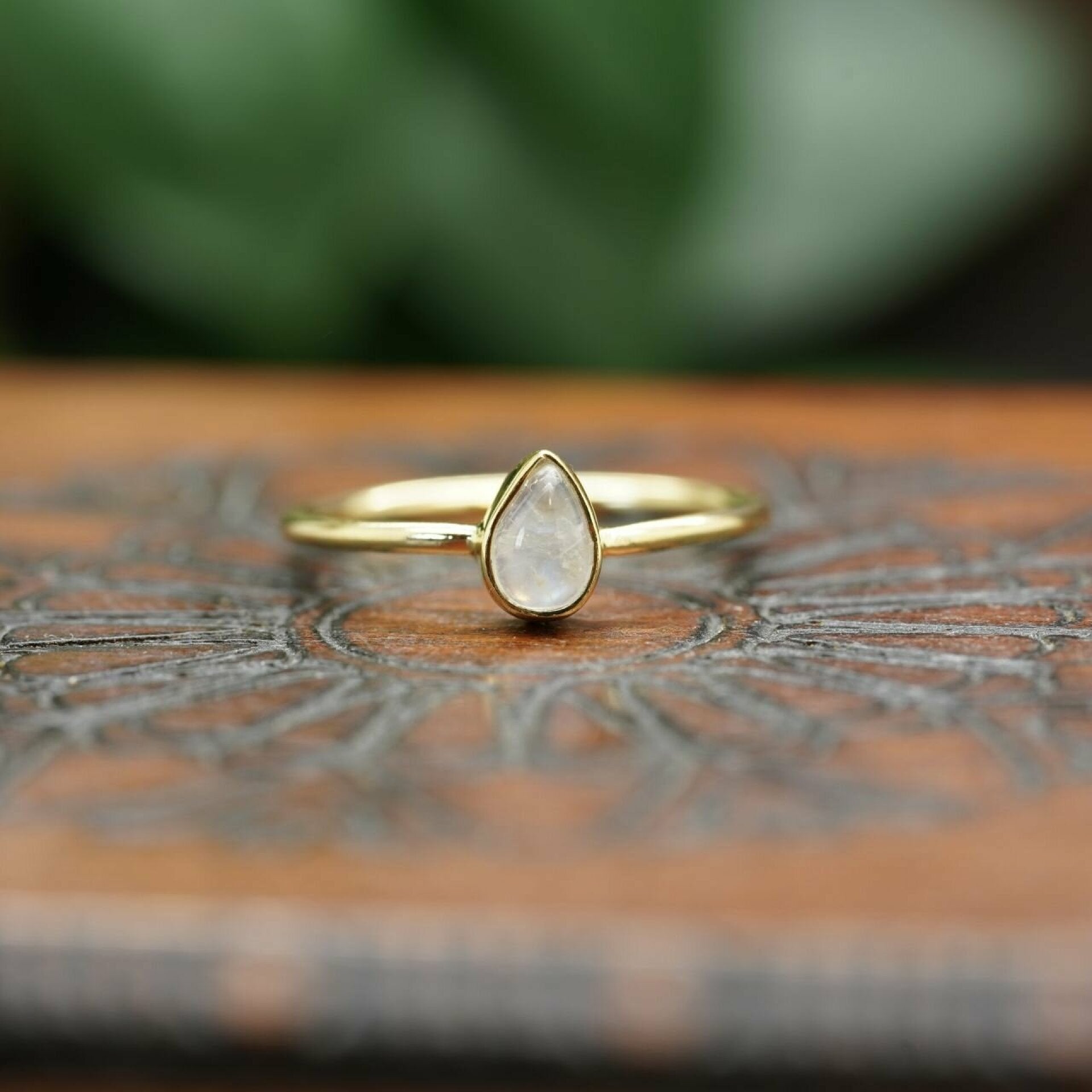 mondstein ring, mondstein ring gold, edelstein ring, onida ring, gold ring, ring aus mondstein, ring mondstein
