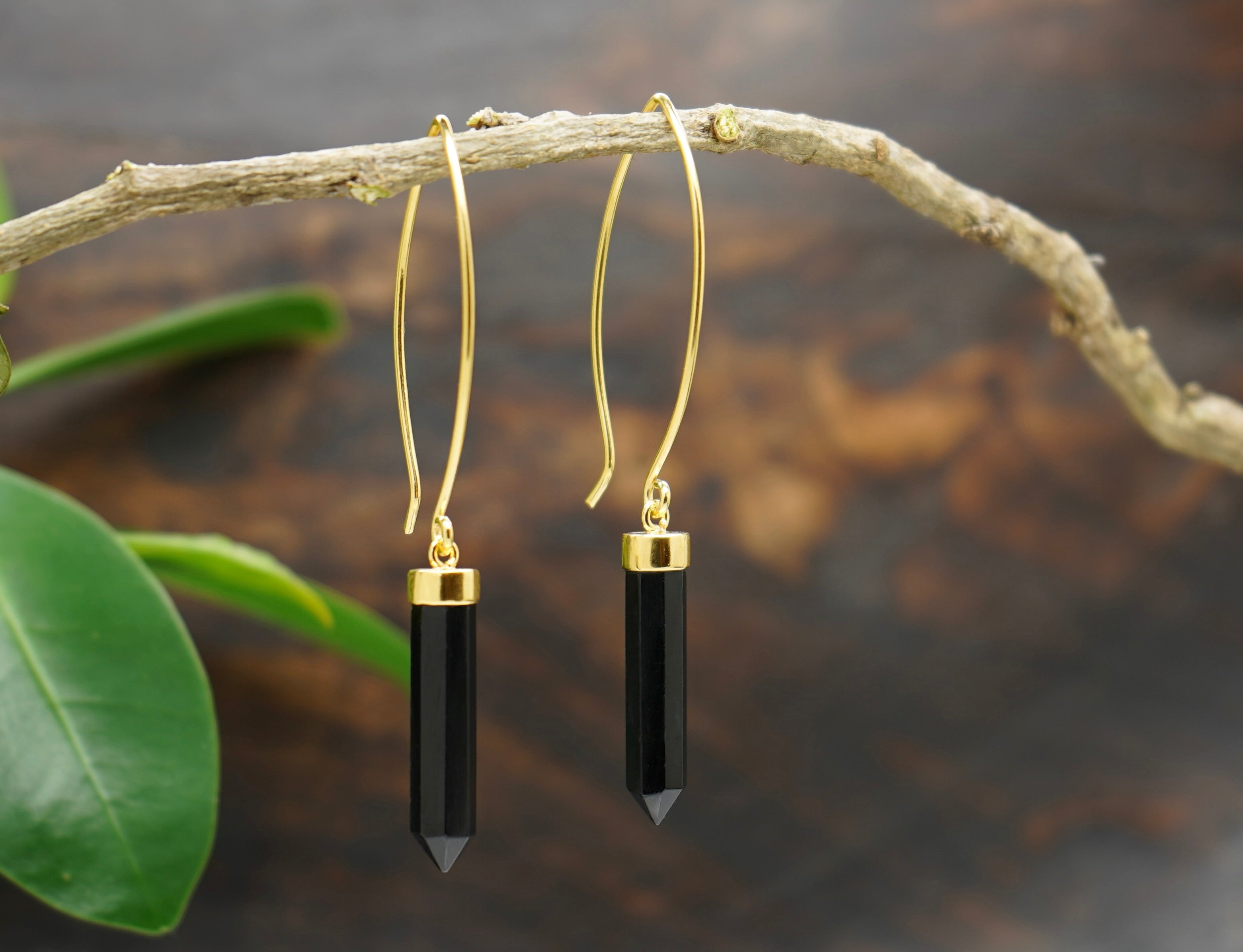 onyx ohrringe, onyx ohrringe hängend, onyx ohrringe gold, edelstein ohrringe, ohrringe edelstein, satinka ohrringe
